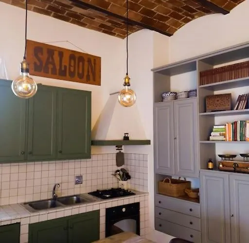 La Casa Nella Torre - *